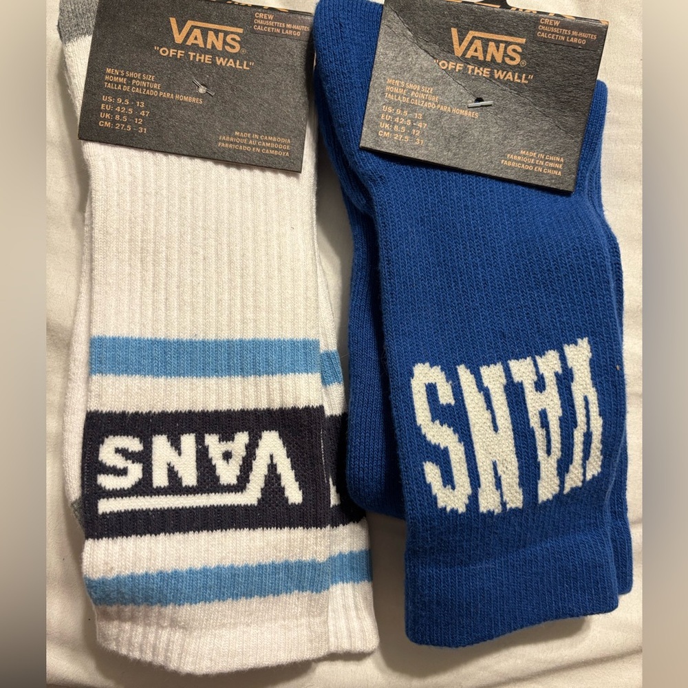Vans Men's Blue and White Socks crew 9.5-13 nwt two pairs